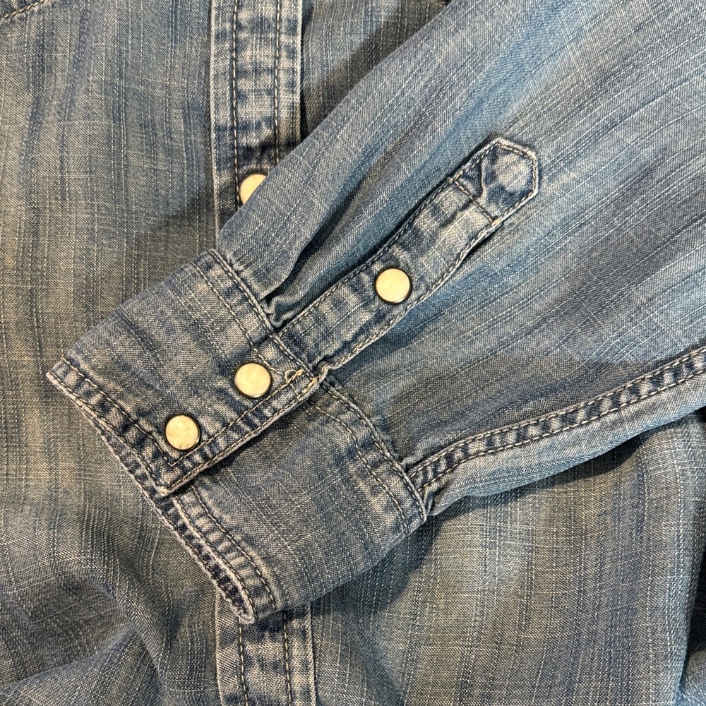 American Eagle Outfitters Light Blue Boyfriend Fit Shirt - Picture 5 of 8